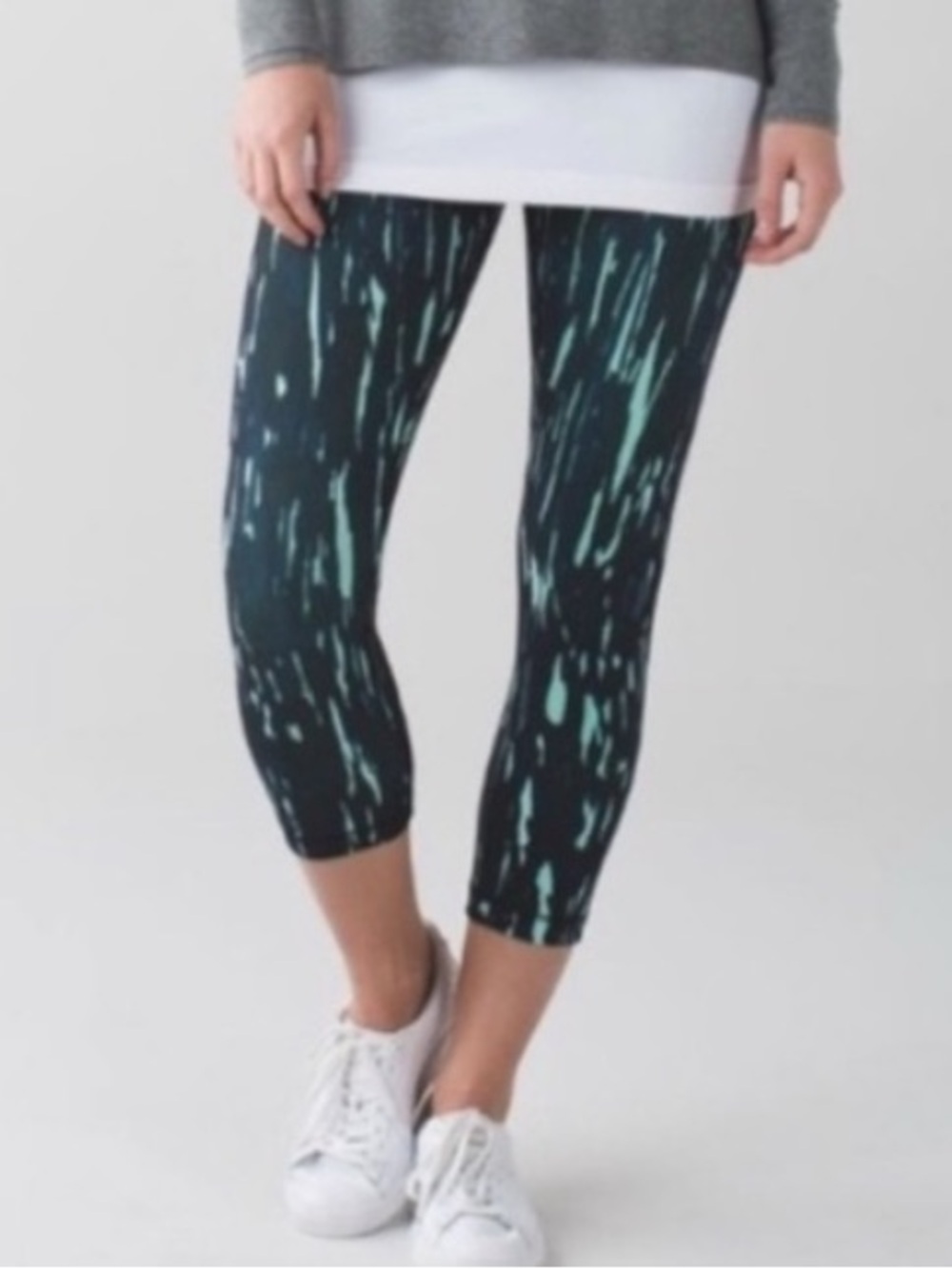 Lululemon size 4 leggings Wunder Under Crop Ill Green Black Activewear Workout
